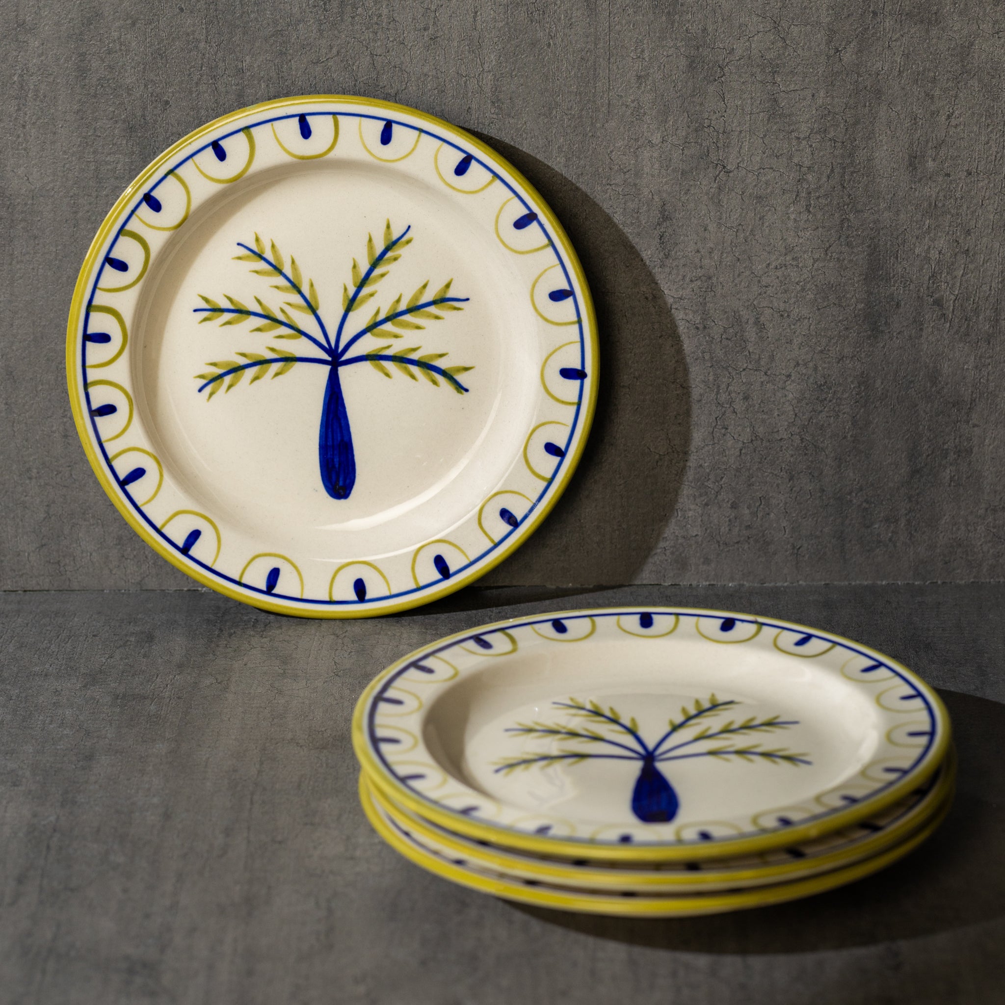 Palm Oasis Quater Plate